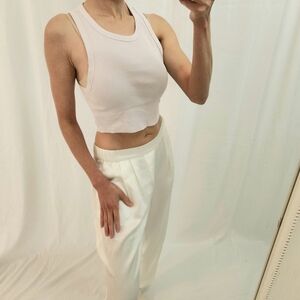 Aritzia White Sleeveless Crop Top